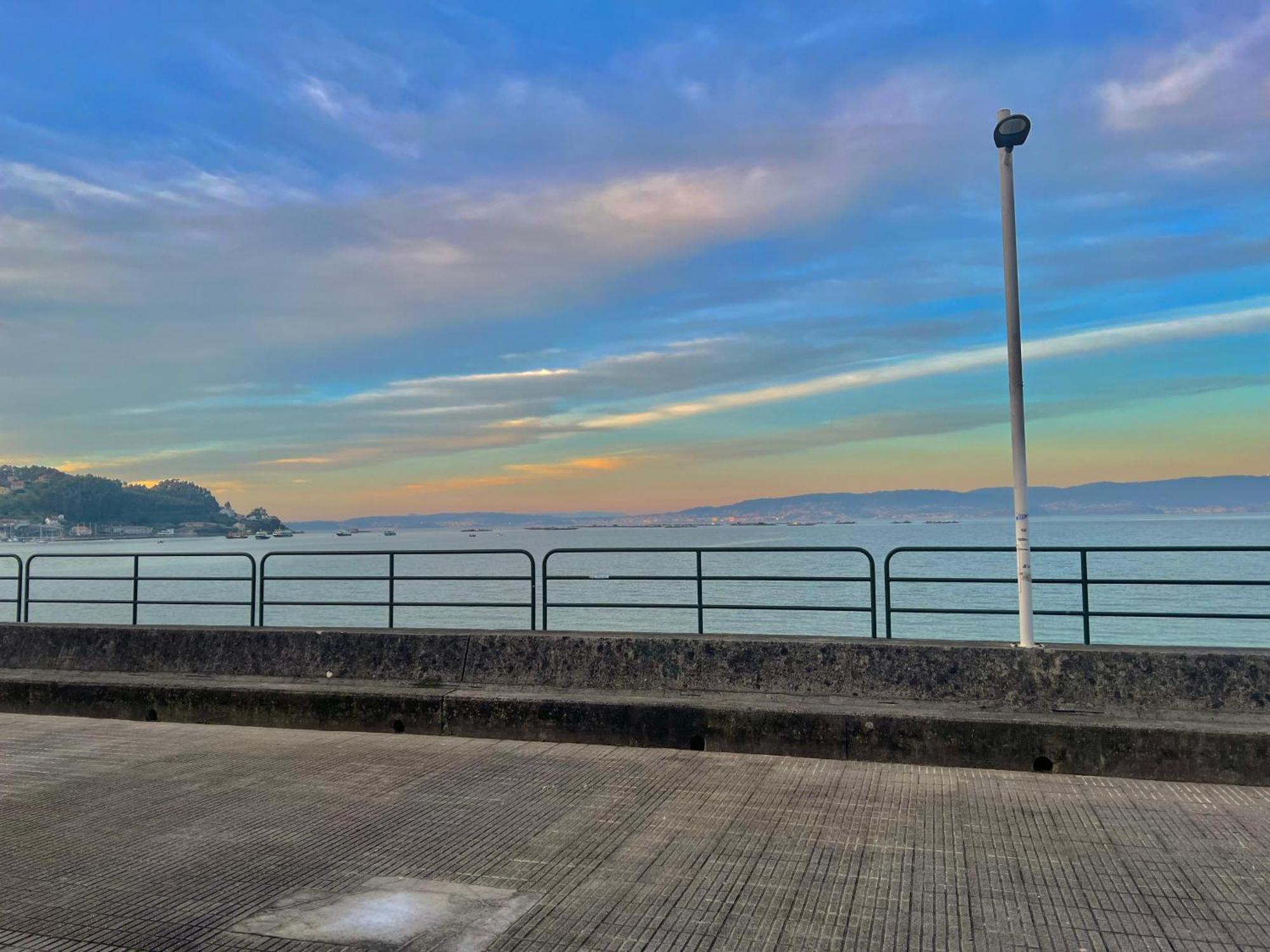 Apartamento Centrico Cerca De La Playa Bueu Dış mekan fotoğraf