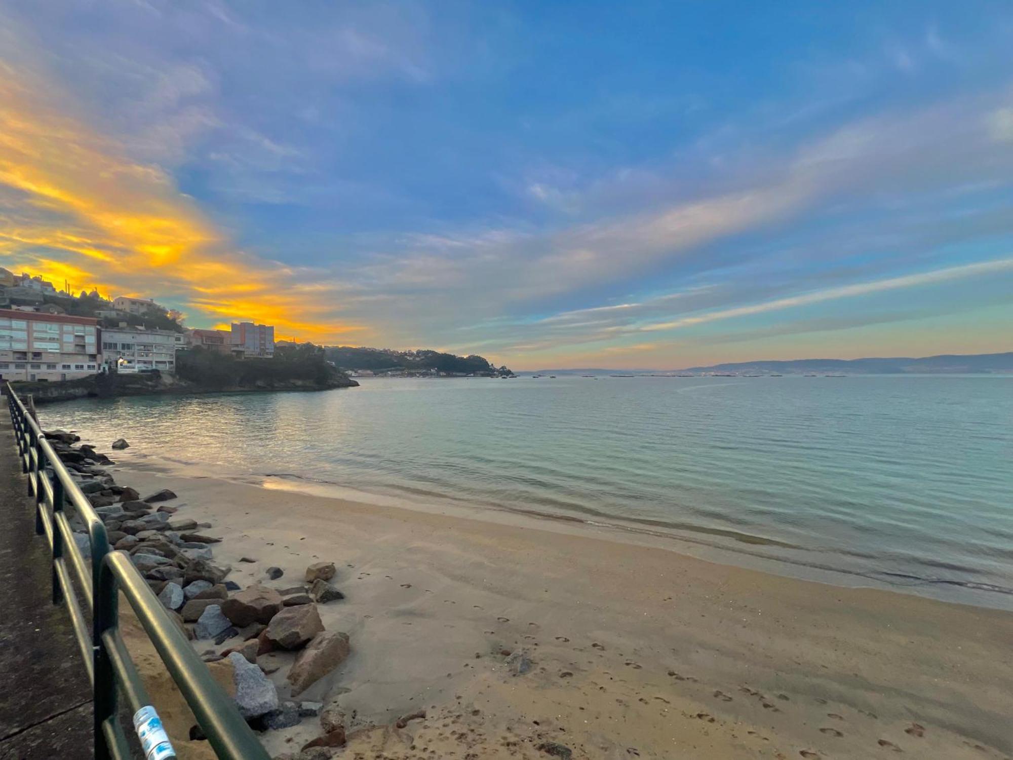 Apartamento Centrico Cerca De La Playa Bueu Dış mekan fotoğraf